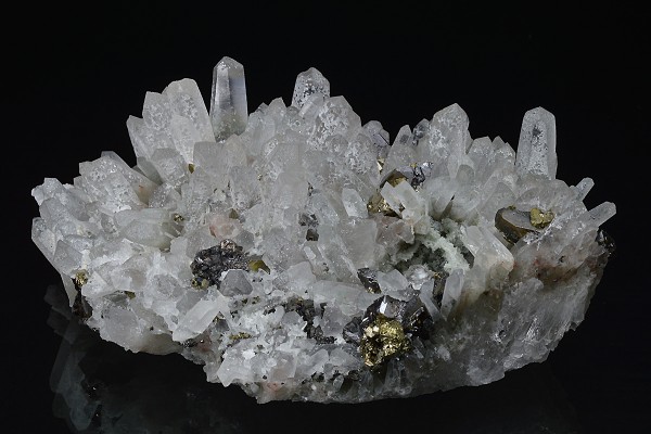 Quartz, Cleiophane, Pyrite, Chalcopyrite