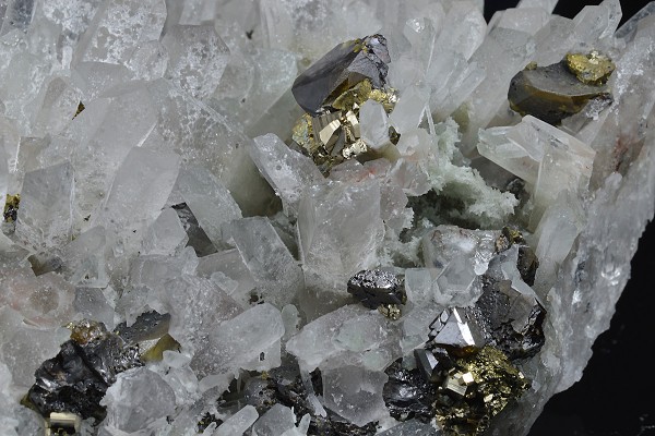 Quartz, Cleiophane, Pyrite, Chalcopyrite