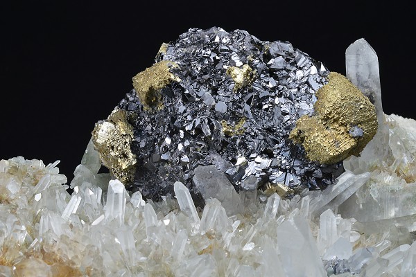 Chalcopyrite, skeletal Galena, Quartz, Sphalerite, Pyrite
