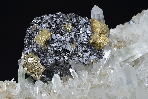 Chalcopyrite, skeletal Galena, Quartz, Sphalerite, Pyrite