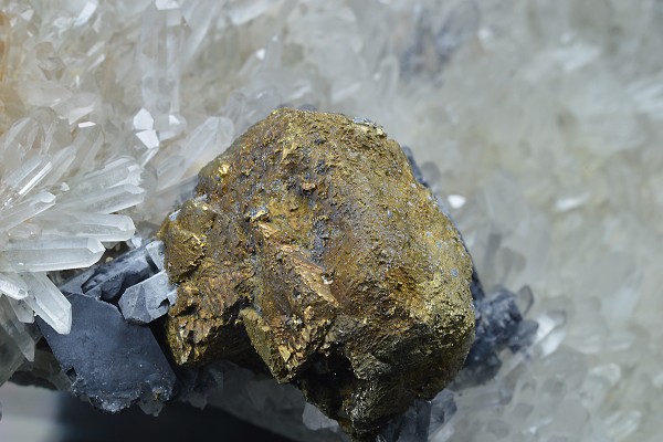 Chalcopyrite, skeletal Galena, Quartz, Sphalerite, Pyrite