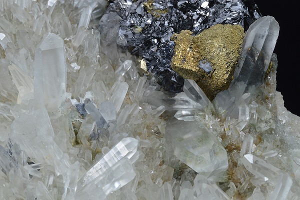 Chalcopyrite, skeletal Galena, Quartz, Sphalerite, Pyrite