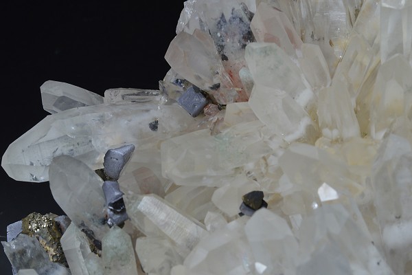 Quartz, Sphalerite, Galena, Chalcopyrite, Pyrite