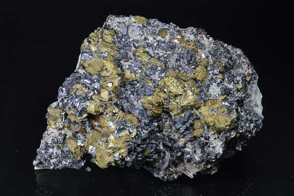 Chalcopyrite, Sphalerite, Quartz, Galena, Pyrite