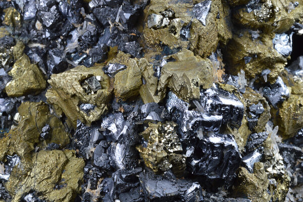 Chalcopyrite, Sphalerite, Quartz, Galena, Pyrite