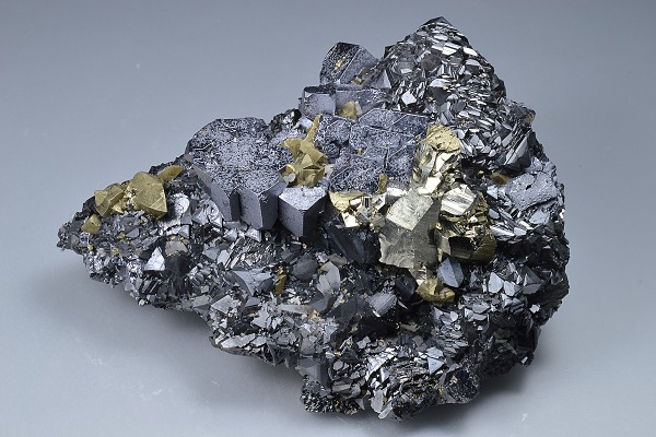 Galena, gem Sphalerite var.Cleiophane, Pyrite, Chalcopyrite