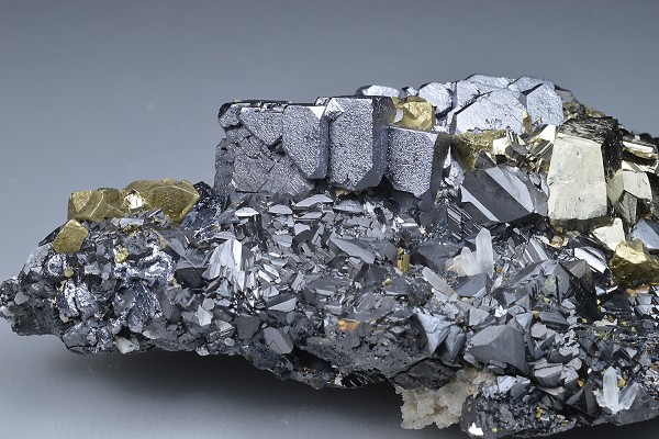 Galena, gem Sphalerite var.Cleiophane, Pyrite, Chalcopyrite