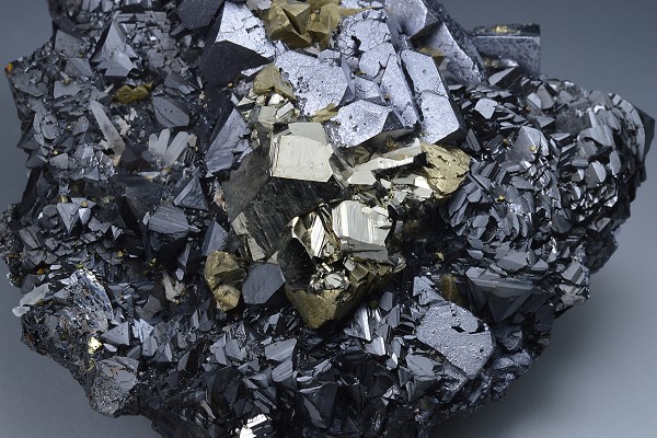 Galena, gem Sphalerite var.Cleiophane, Pyrite, Chalcopyrite