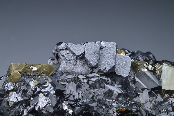 Galena, gem Sphalerite var.Cleiophane, Pyrite, Chalcopyrite