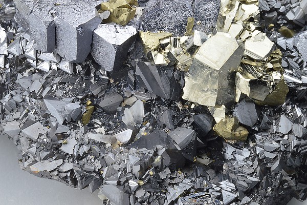 Galena, gem Sphalerite var.Cleiophane, Pyrite, Chalcopyrite