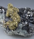 Chalcopyrite on Sphalerite, Quartz
