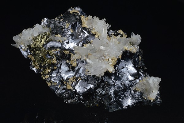 Melted habit Galena, Quartz,Chalcopyrite,Sphalerite