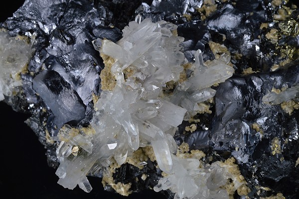 Melted habit Galena, Quartz,Chalcopyrite,Sphalerite