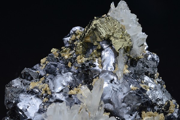 Melted habit Galena, Quartz,Chalcopyrite,Sphalerite