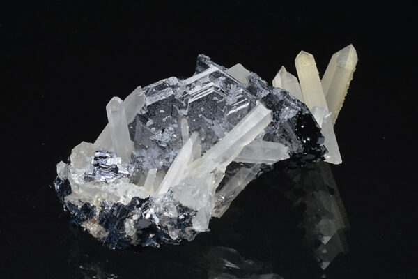 Spinel law twin Galena, Quartz