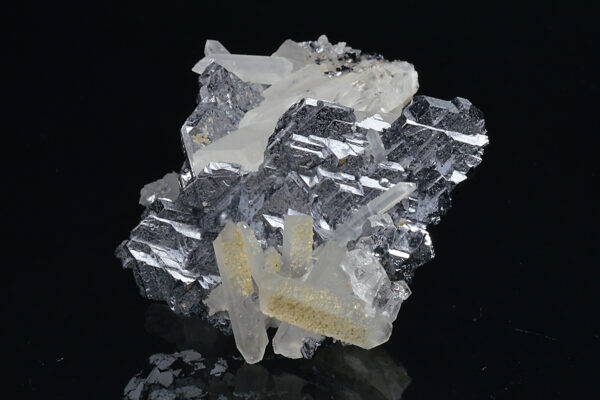 Spinel law twin Galena, Quartz