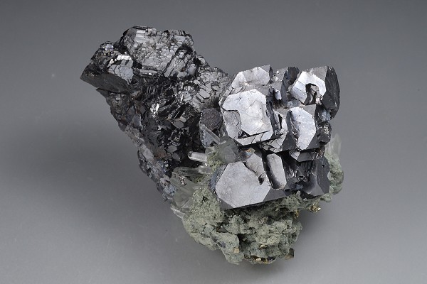 Twinned and truncated Galena, Sphalerite, Quartz