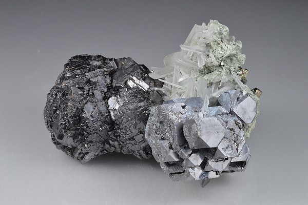 Twinned and truncated Galena, Sphalerite, Quartz