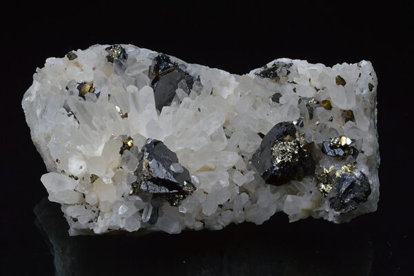 Quartz, Sphalerite, Chalcopyrite, Pyrite