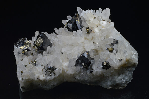 Quartz, Sphalerite, Chalcopyrite, Pyrite
