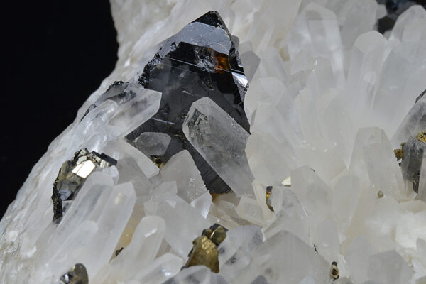 Quartz, Sphalerite, Chalcopyrite, Pyrite