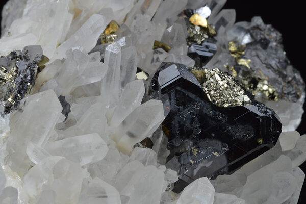 Quartz, Sphalerite, Chalcopyrite, Pyrite