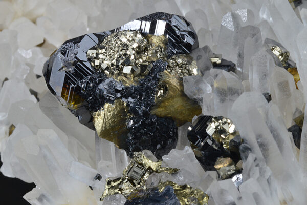 Quartz, Sphalerite, Chalcopyrite, Pyrite