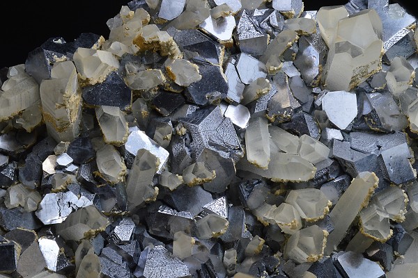 Twinned and truncated Galena, Quartz, Calcite