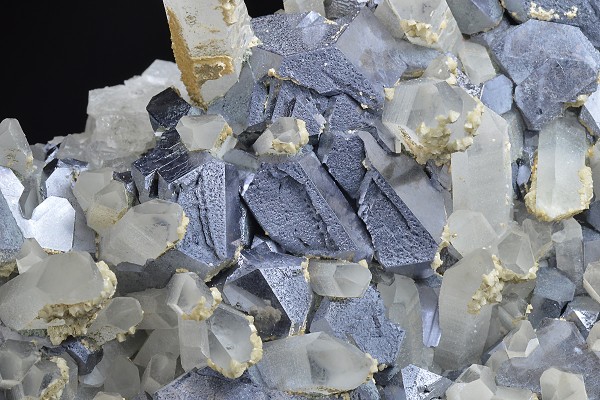 Twinned and truncated Galena, Quartz, Calcite