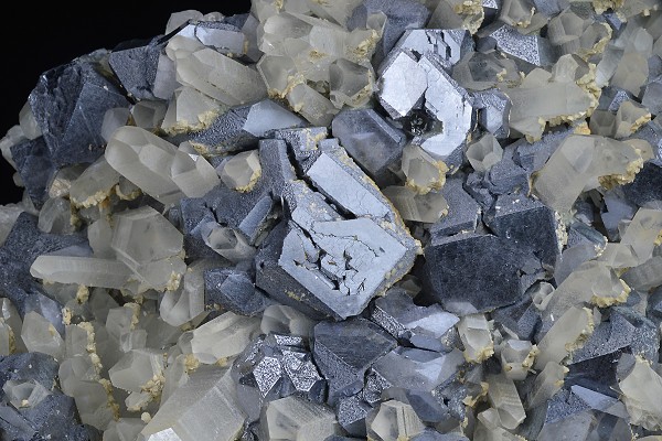 Twinned and truncated Galena, Quartz, Calcite