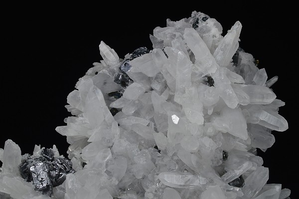 Quartz, skeletal Galena, Sphalerite, Chalcopyrite