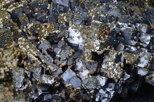 Skeletal Galena, Chalcopyrite, Quartz, Dolomite