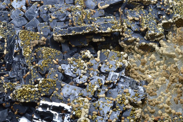 Skeletal Galena, Chalcopyrite, Quartz, Dolomite