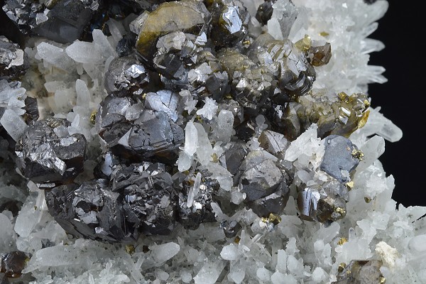 Cleiophane, Quartz, Galena, Chalcopyrite