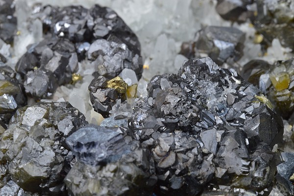 Cleiophane, Quartz, Galena, Chalcopyrite