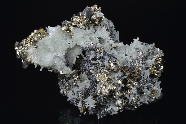 Pyrite, Quartz, Sphalerite, Chalcopyrite