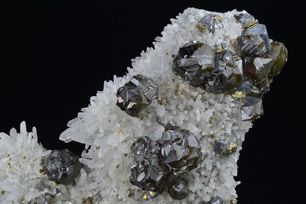 Cleiophane, Quartz, Chalcopyrite, Galena