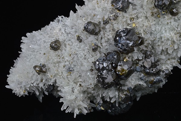 Cleiophane, Quartz, Chalcopyrite, Galena