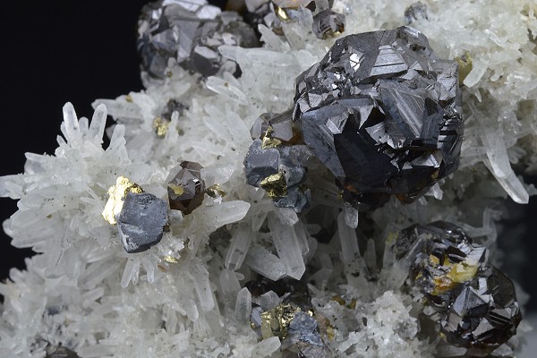 Cleiophane, Quartz, Chalcopyrite, Galena