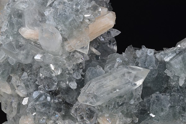 Apophyllite, Stilbite, Chalcedony