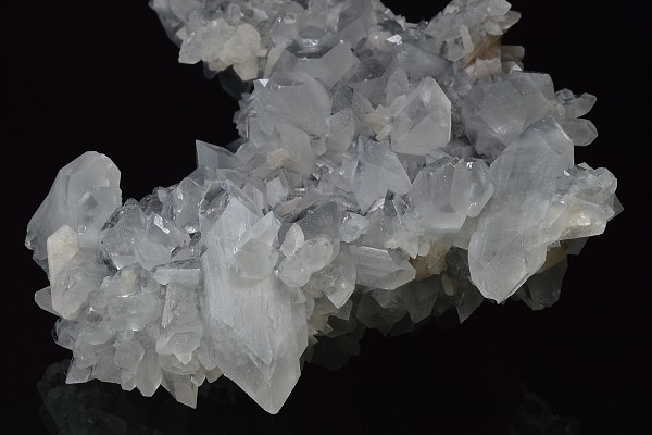 Apophyllite, Stilbite, Chalcedony