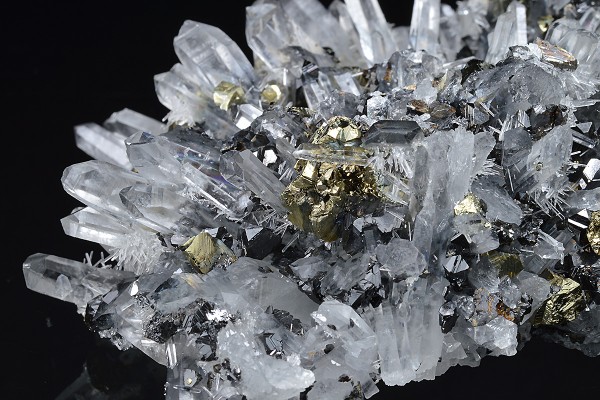 Quartz, Chalcopyrite, Sphalerite