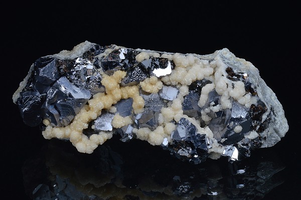 Twinned and truncated Galena, Calcite, Sphalerite