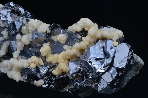 Twinned and truncated Galena, Calcite, Sphalerite