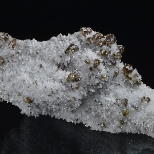 Cleiophane on Quartz, Chalcopyrite