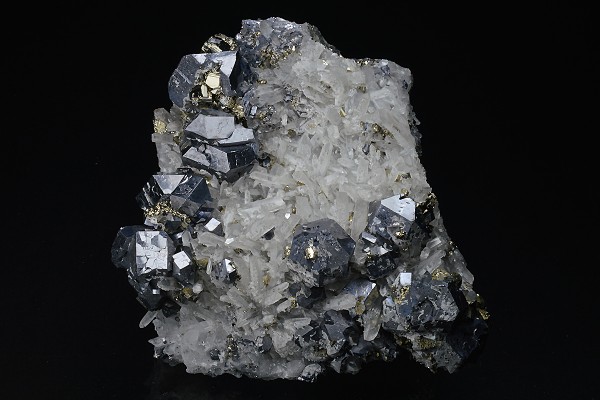 Twinned and truncated Galena, Pyrite, Quartz