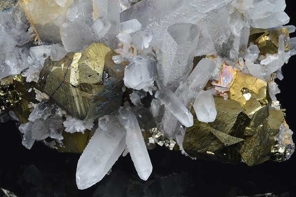 Chalcopyrite, Quartz