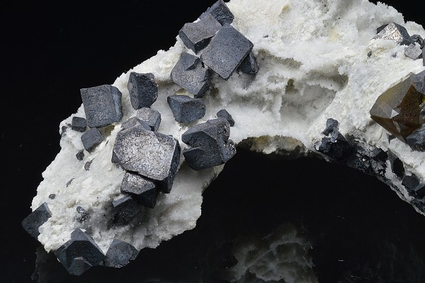 Truncated Galena, Cleiophane, Calcite, Quartz