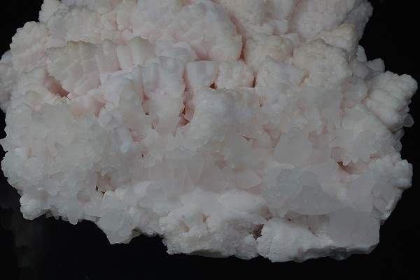 Manganoan Calcite