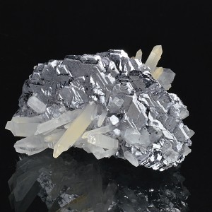 Quartz on spinel law twin Galena